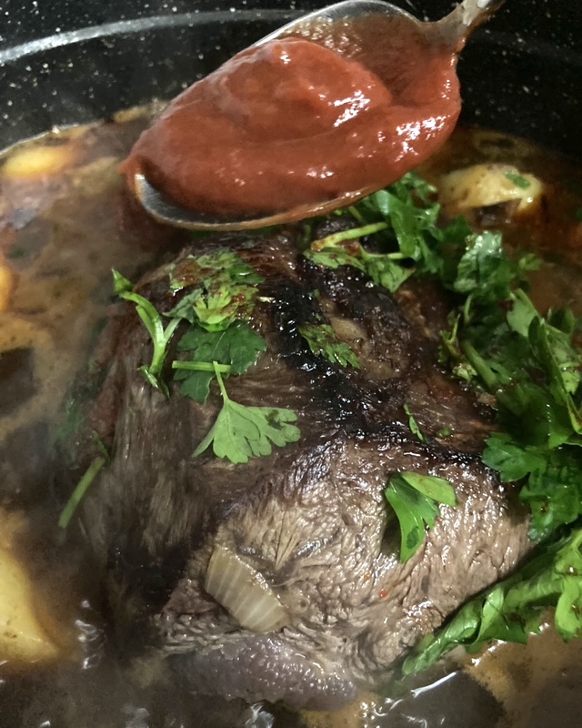 steak recipes - blade: after 2 hours, adding potatoes, parsley, tomato paste and mixed sauce, and water