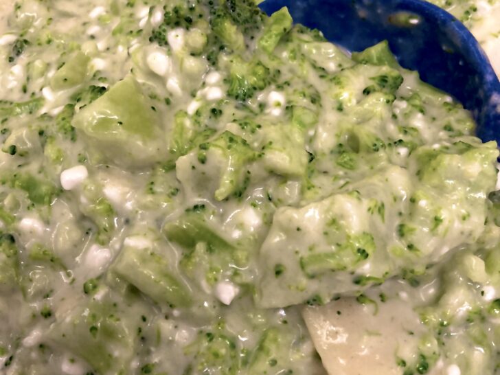 Broccoli and cottage cheese mixed together in bowl Broccoli and cottage cheese casserole