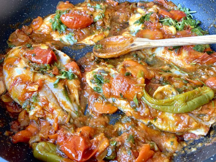 Fish sauce with tilapia in pan