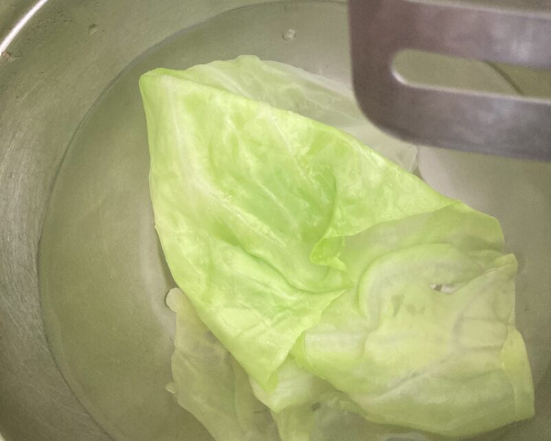 Cooling parboiled leaves in cold/icy water