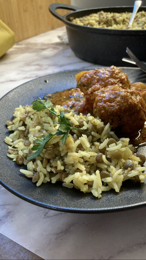 Mujadara as a side to meatballs