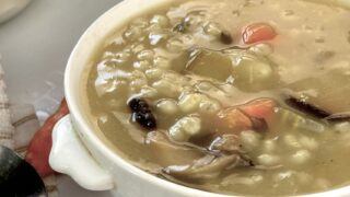 Vegan mushroom barley vegetable soup