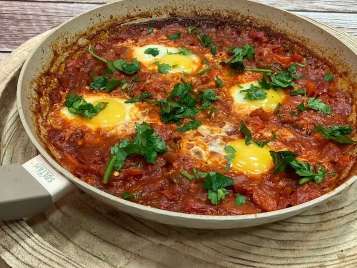 shakshuka in pan
